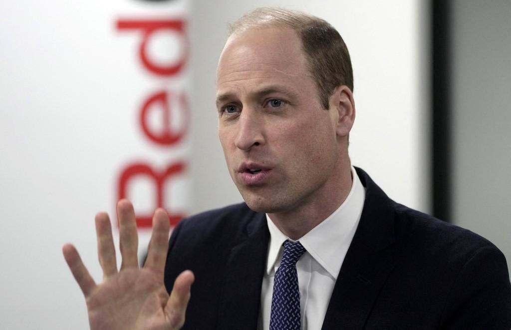 O príncipe William visitou a Cruz Vermelha Britânica para ouvir sobre os esforços humanitários que estão sendo realizados para apoiar as pessoas afetadas pelo conflito no Médio Oriente e em Gaza