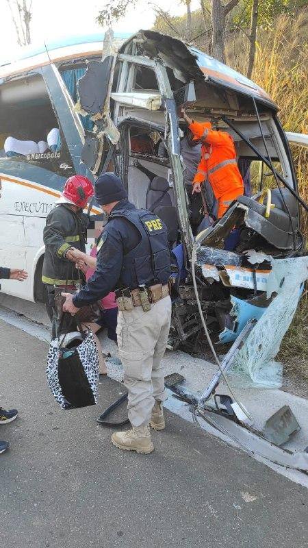 Acidente ocorreu no km 55 da rodovia, por volta das 5h da manhã