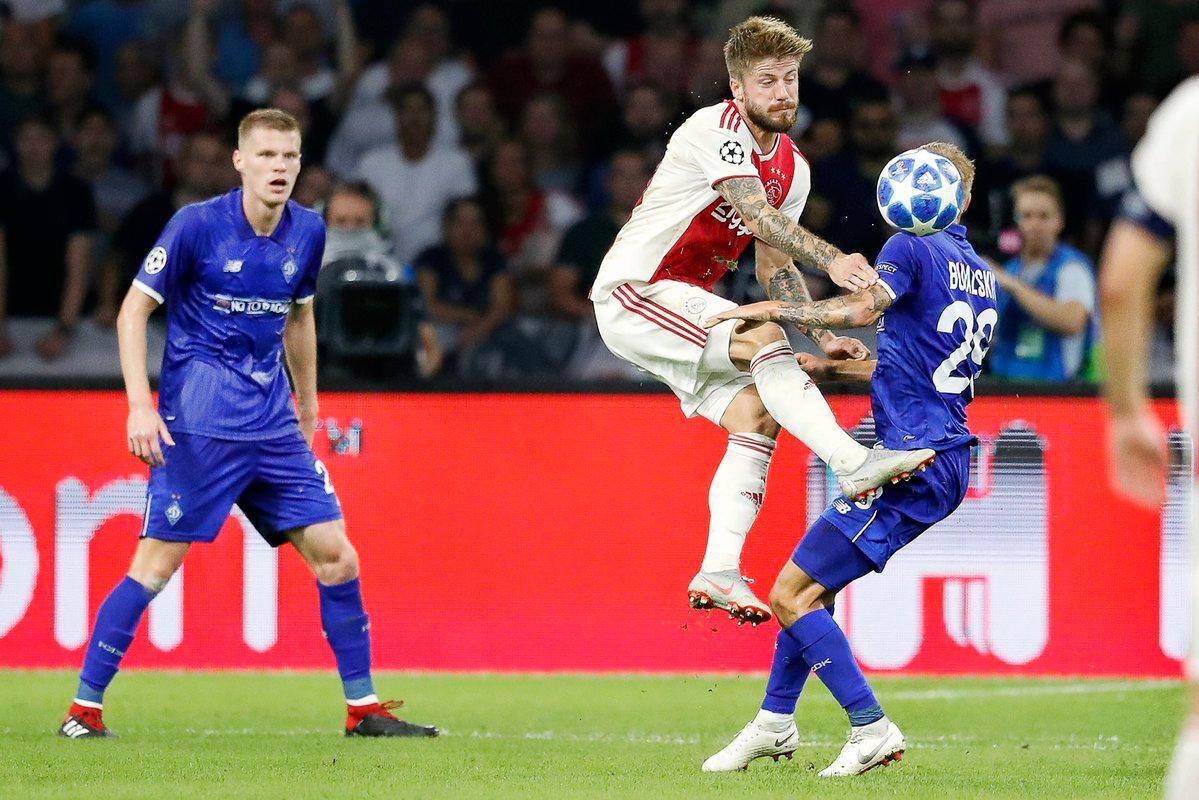 Time holandês avança mesmo perdendo por um gol de diferença na próxima partida, em Kiev