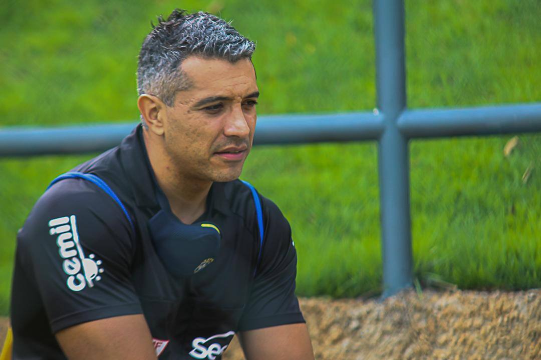 Felipe Fernandes de Lima foi provocado em seu condomínio e processou o vizinho
