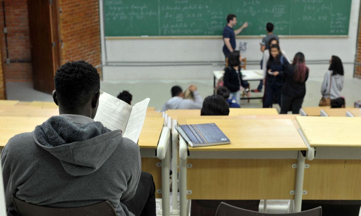 Prouni - Enem - universidade - estudantes - sala de aula - graduação