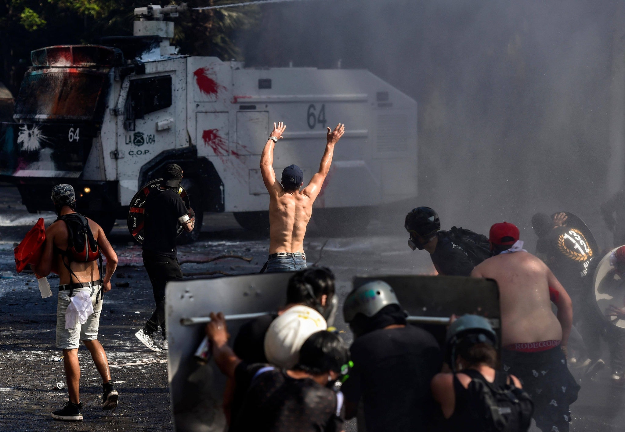 Cerca de 600 pessoas são detidas em dia de comemoração por protestos no Chile