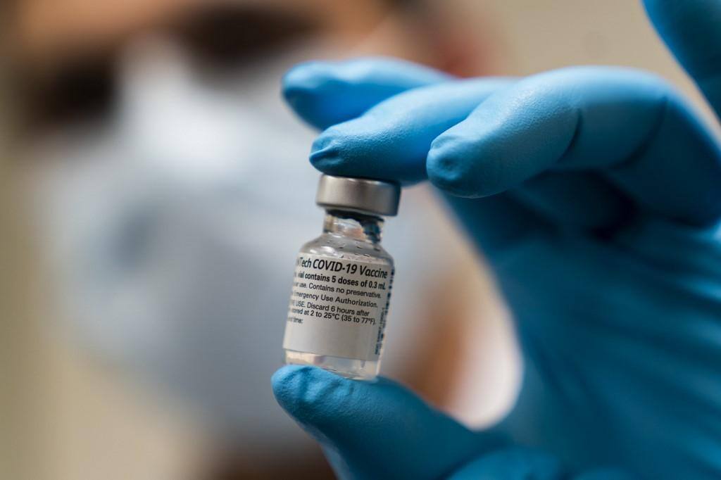 Professores deveriam ter prioridade em vacinação, diz Unicef
