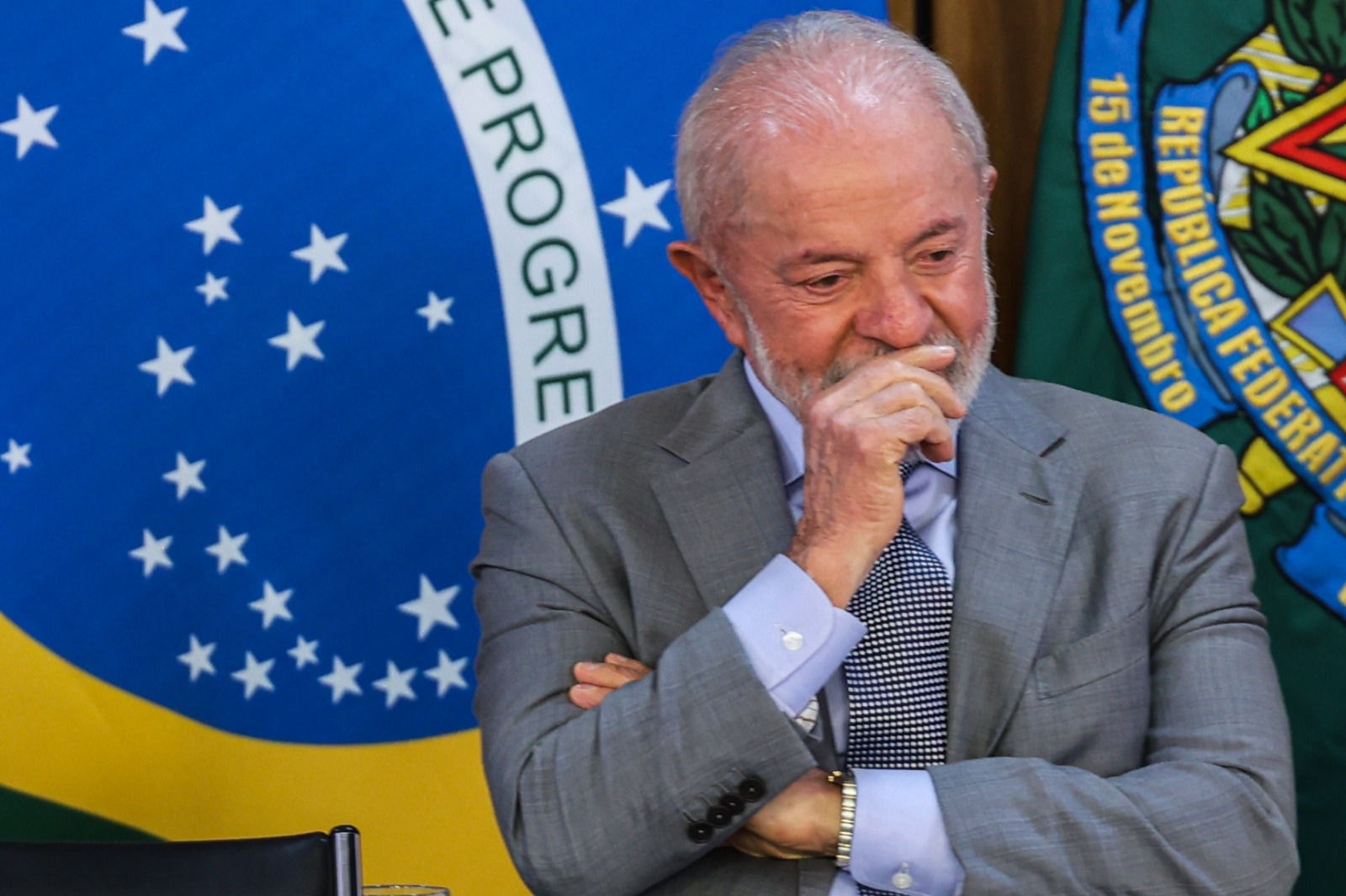 Lula conseguiu vitória sobre o Congresso na disputa pelo IOF e vetou o aumento de deputados