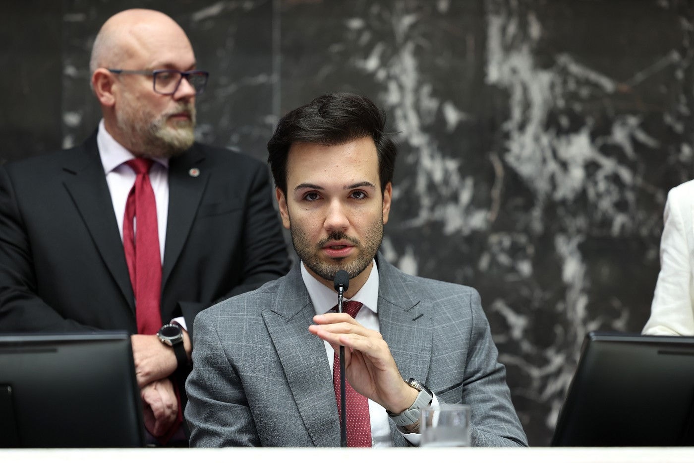 Tadeu Leite disse não haver concenso para avanço de projeto que libera a privatização da Cemig