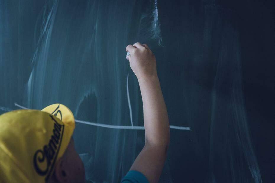 Mais 20 escolas recebem autorização da Justiça para reabrir em BH
