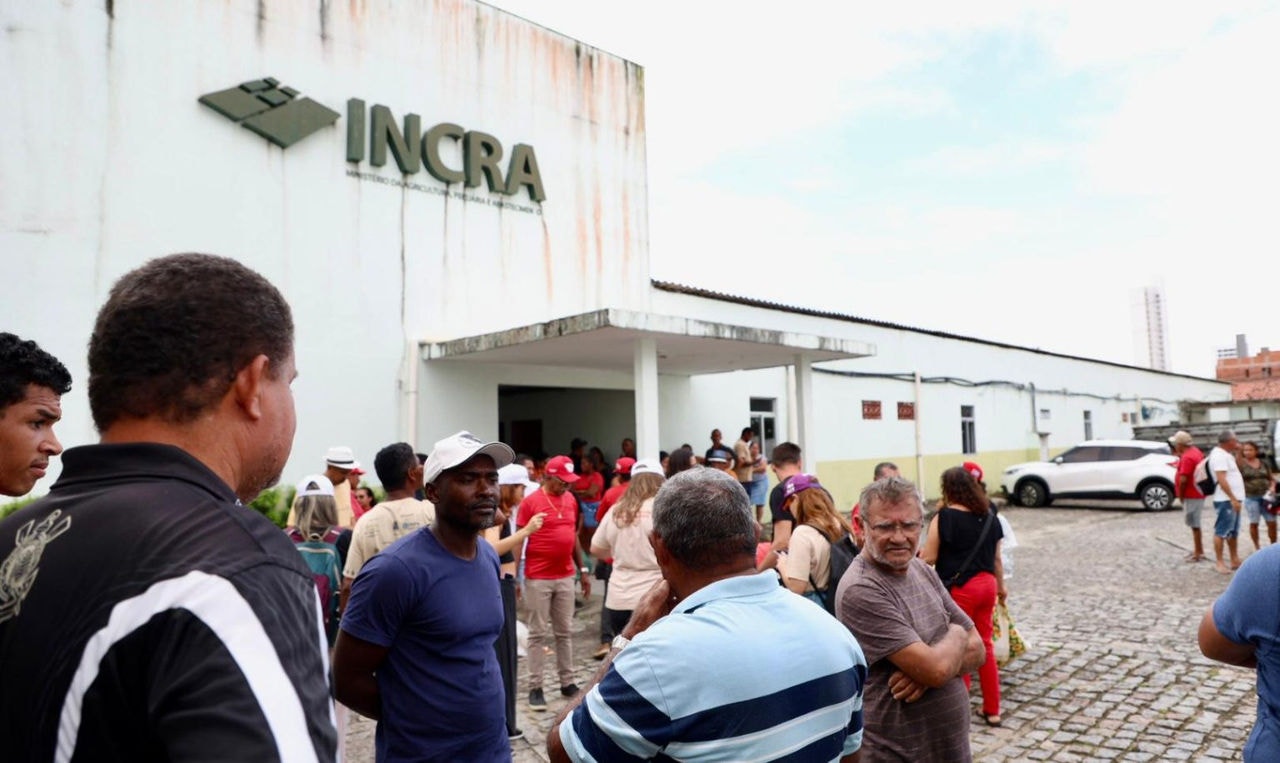 MST fez uma série de ocupações em sedes do Incra e voltou a cobrar reforma agrária de Lula
