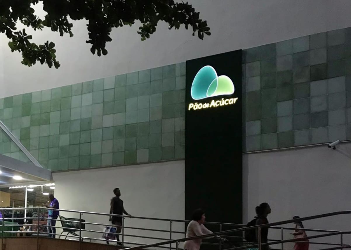 O grupo brasileiro Grupo Pão de Açúcar (GPA) é de propriedade da empresa francesa Casino