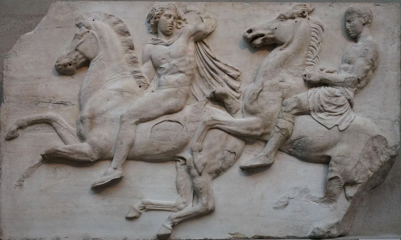 Seção de um dos mármores de Elgin, que faziam parte do Parthenon, Grécia, e hoje estão no Museu Britânico, em Londres