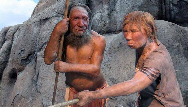 Estudo. Reconstituição dos hominídeos Denisovans e Neandertal; espécies diferentes cruzaram e deixaram descendentes 