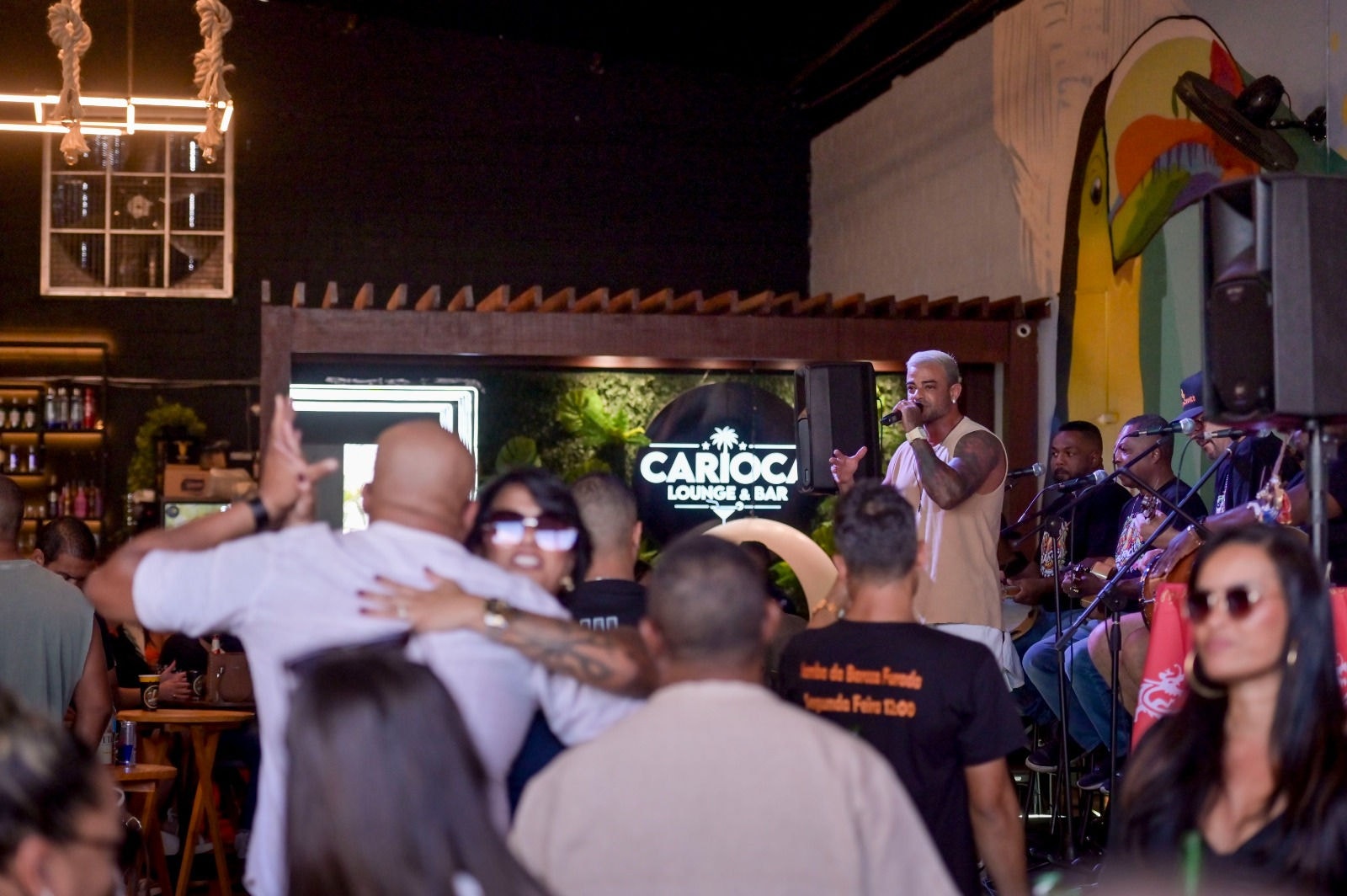 Meio-dia de segunda-feira, e o samba convida para festa em BH e RMBH