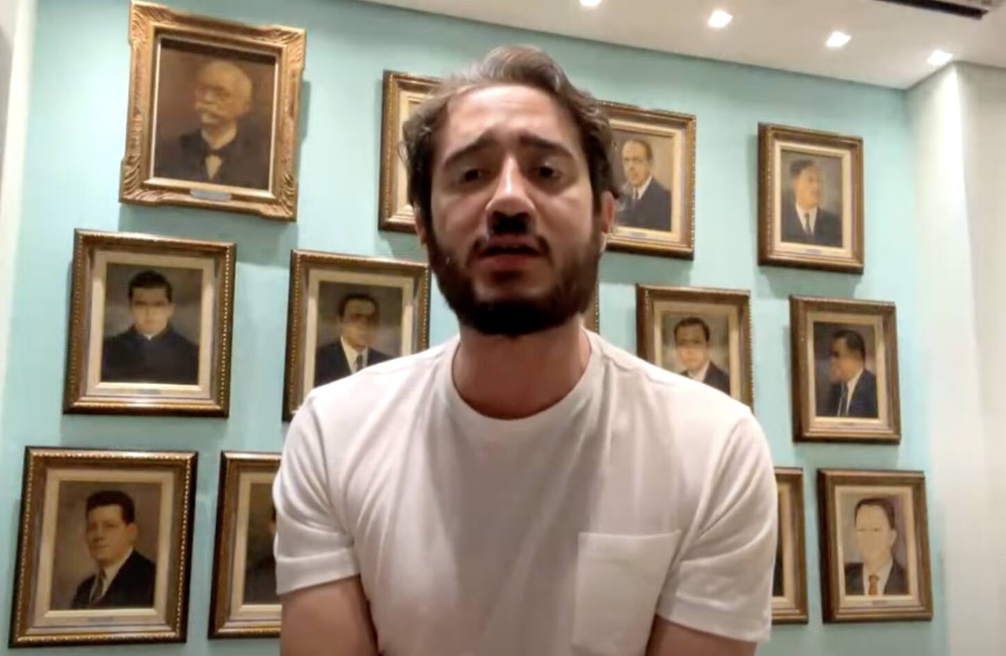 Gabriel provoca Fuad sobre aumento da passagem: 'o senhor é empresário de ônibus?'
