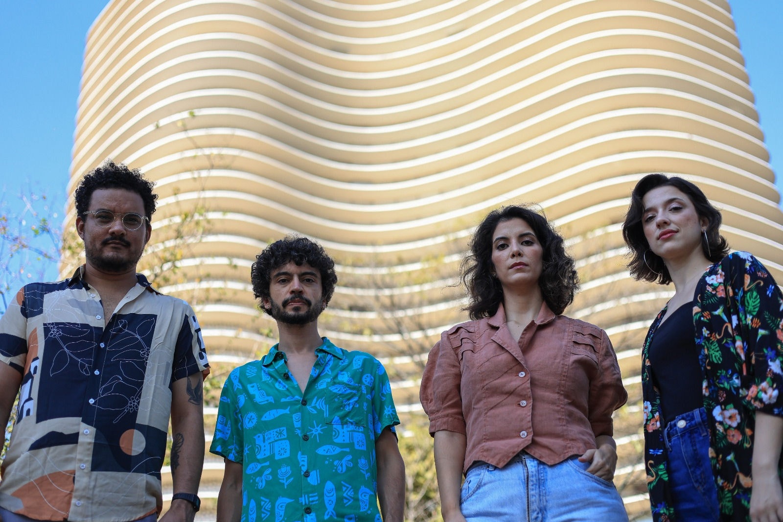 O músico Ed Nasque, o cineasta Felipe Canêdo, a dramaturga Gabriela Luque e a bailarina Camila Felix 