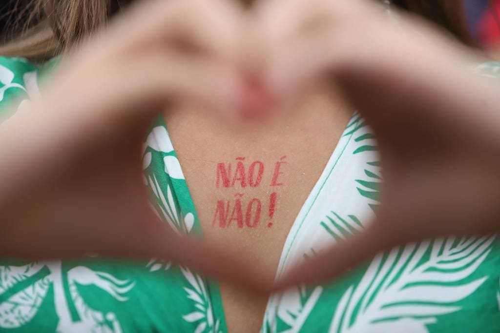 A ato de importunar pessoas sexualmente é crime previsto em lei