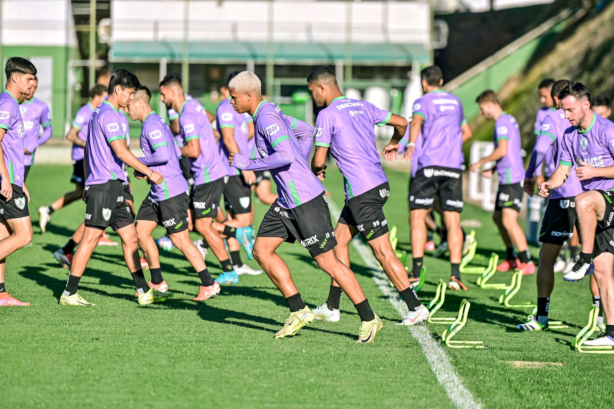 O Coelho precisa vencer para se afastar da zona de rebaixamento.