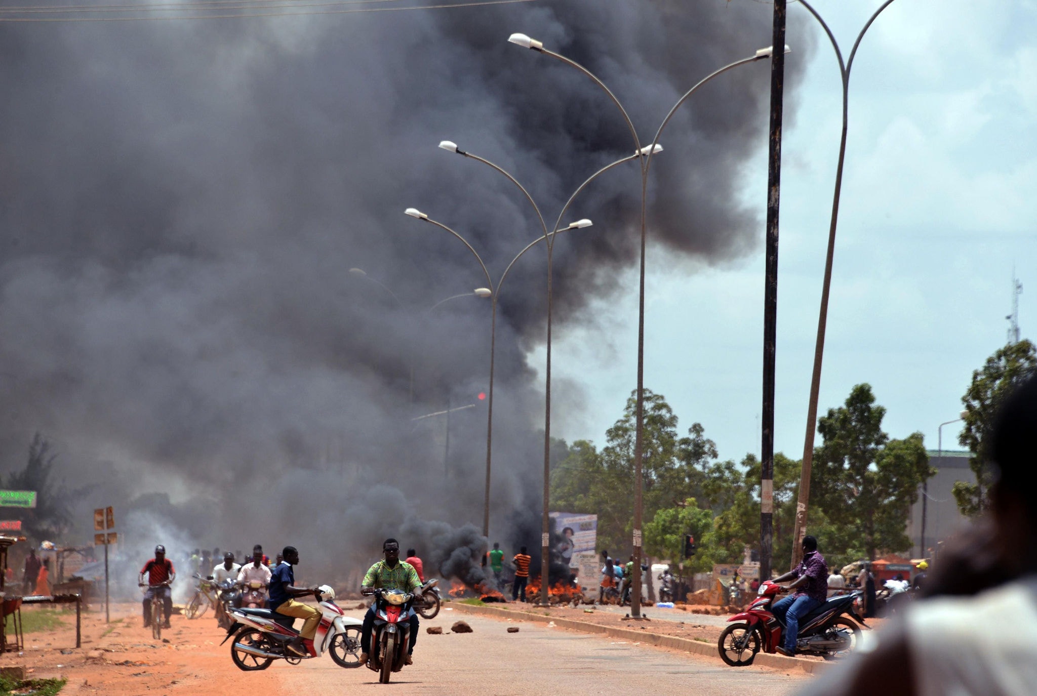 Atentado da Al Qaeda deixou diversas pessoas mortas em Burkina Faso