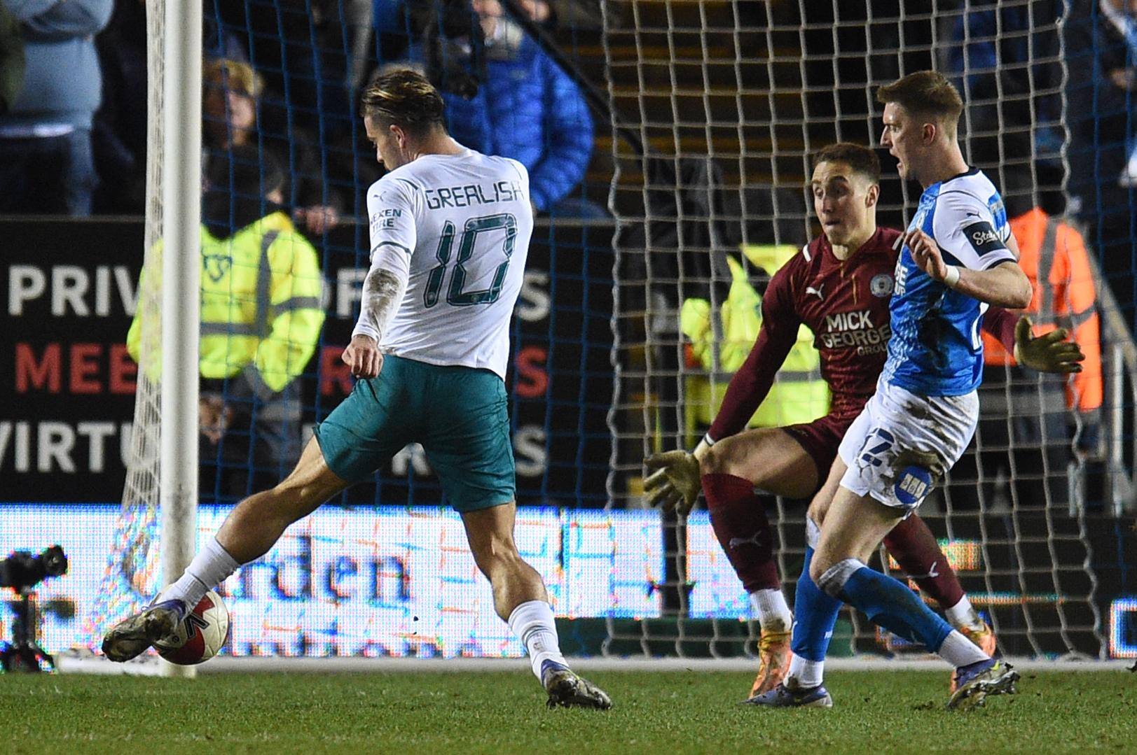 Após bela jogada, Grealish ampliou o placar para o Manchester City