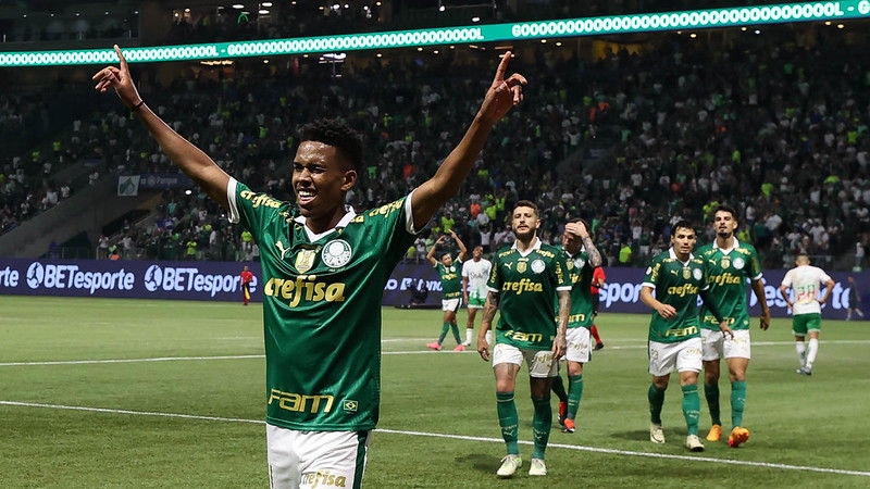 Estêvão comemora gol diante do Juventude, no Allianz Parque, pelo Campeonato Brasileiro 