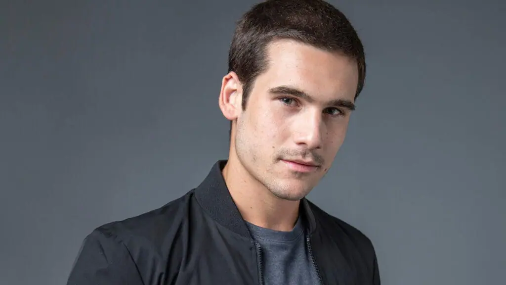 Nicolas Prattes interpreta Diego em Todas as Flores