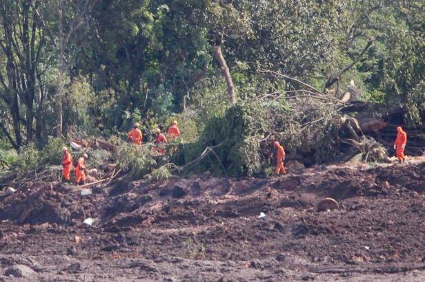 Pessoas querem ajudar vítimas de tragédia em Brumadinho