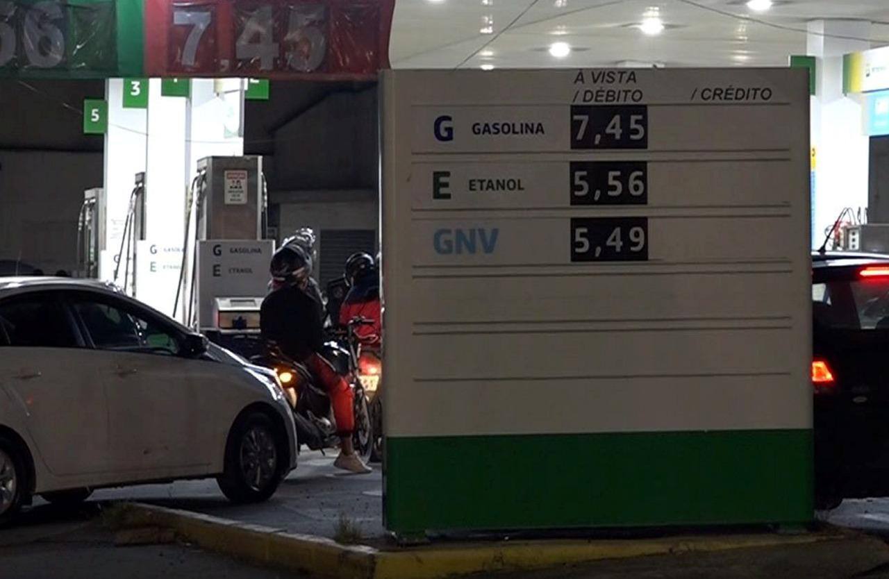 Preços finais dos combustíveis nas bombas seriam ainda mais caros caso refinarias fossem privatizadas
