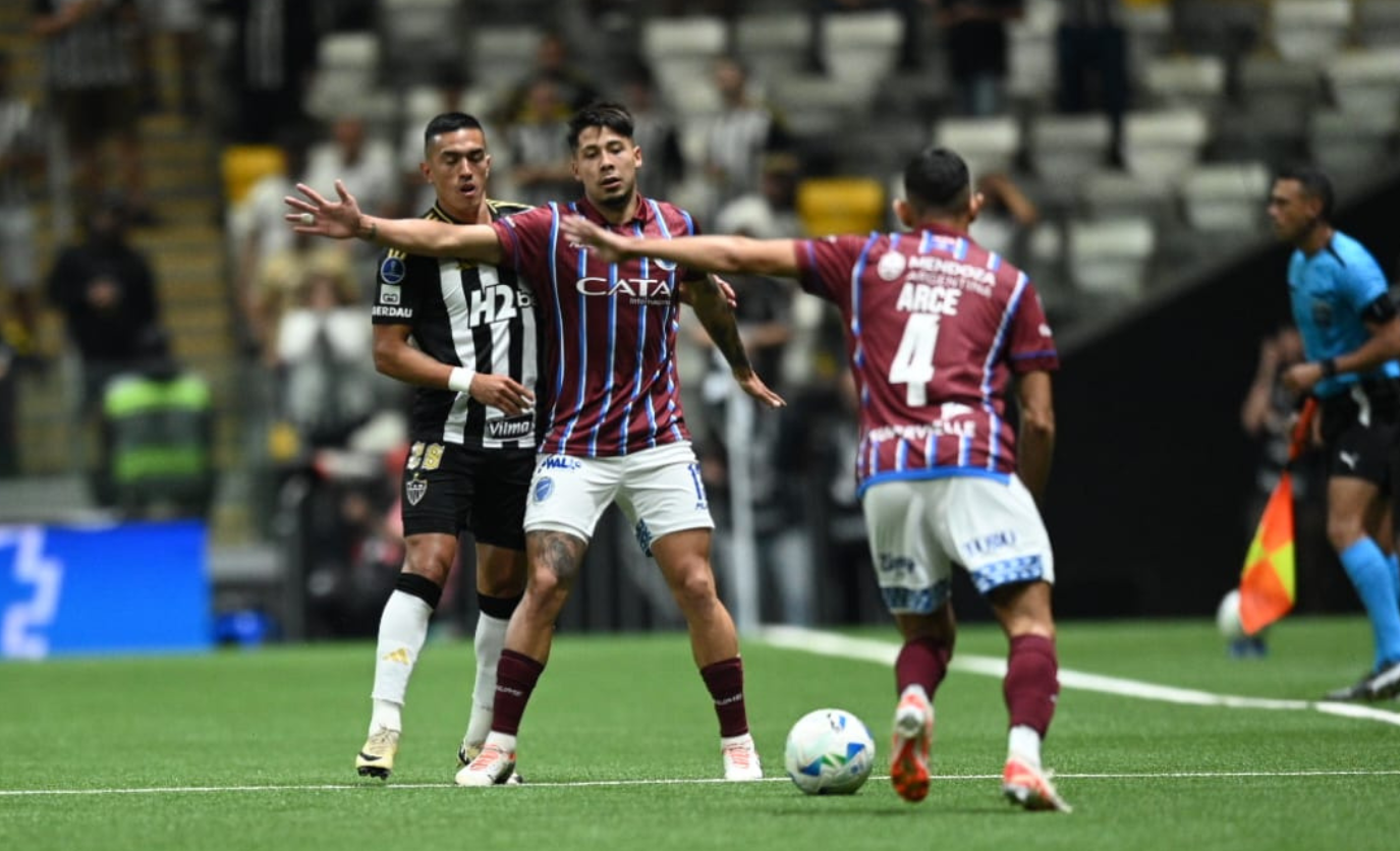 Atlético venceu o jogo de ida na Arena MRV por 2 a 1