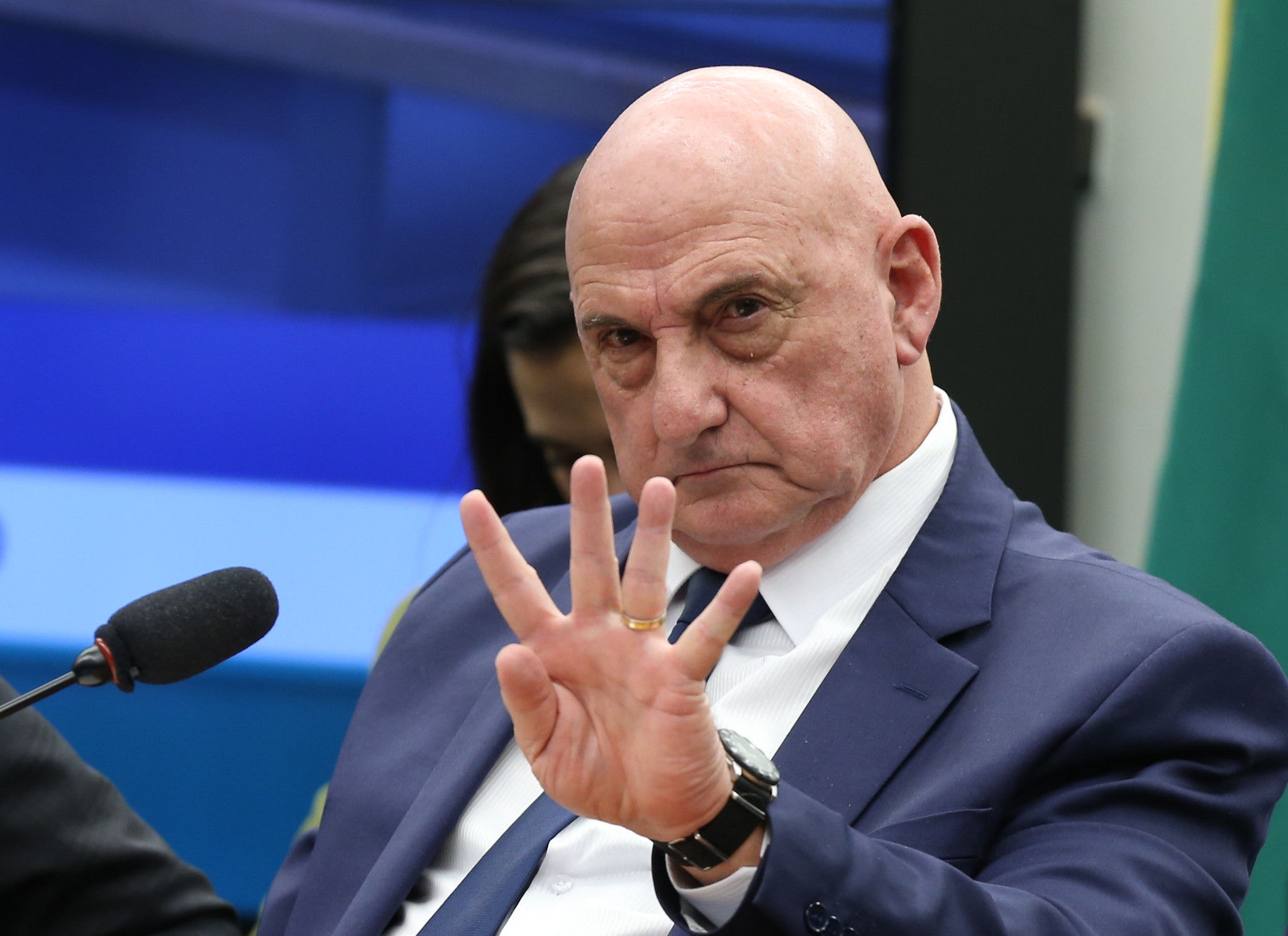 O general Gonçalves Dias foi um dos poucos a falar no terceiro dia de audiência esvaziada pelas ausências e vetos a testemunhas