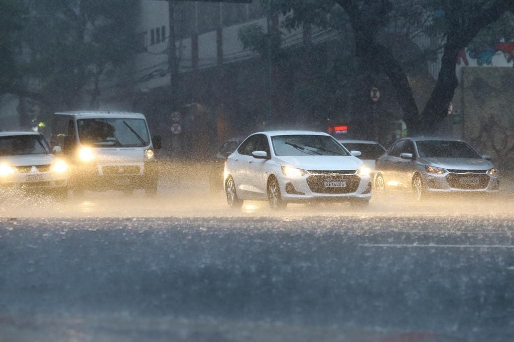 BH tem previsão de chuva forte nos próximos dias 