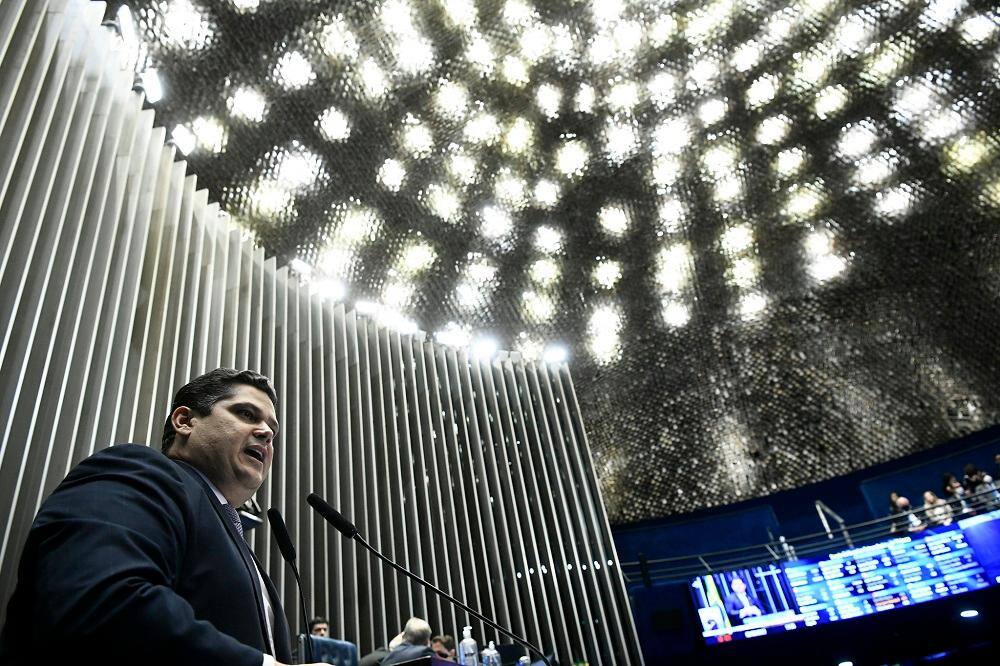 Senador Davi Alcolumbre foi o relator de PEC do piso salarial da enfermagem
