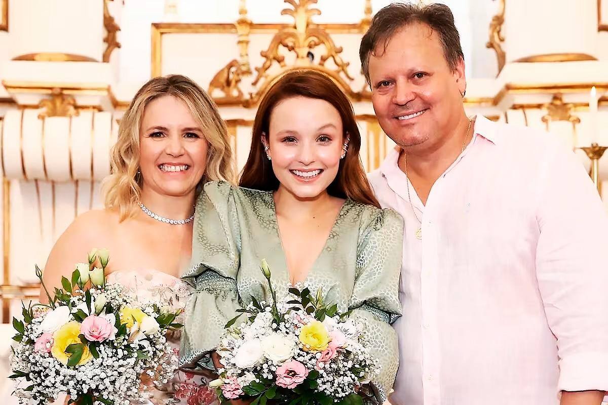 Larissa Manoela com os pais, Gilberto e Silvana Taques