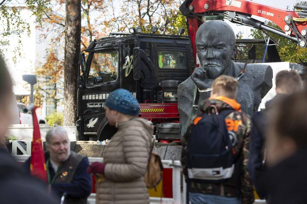 estátua lenin finlândia