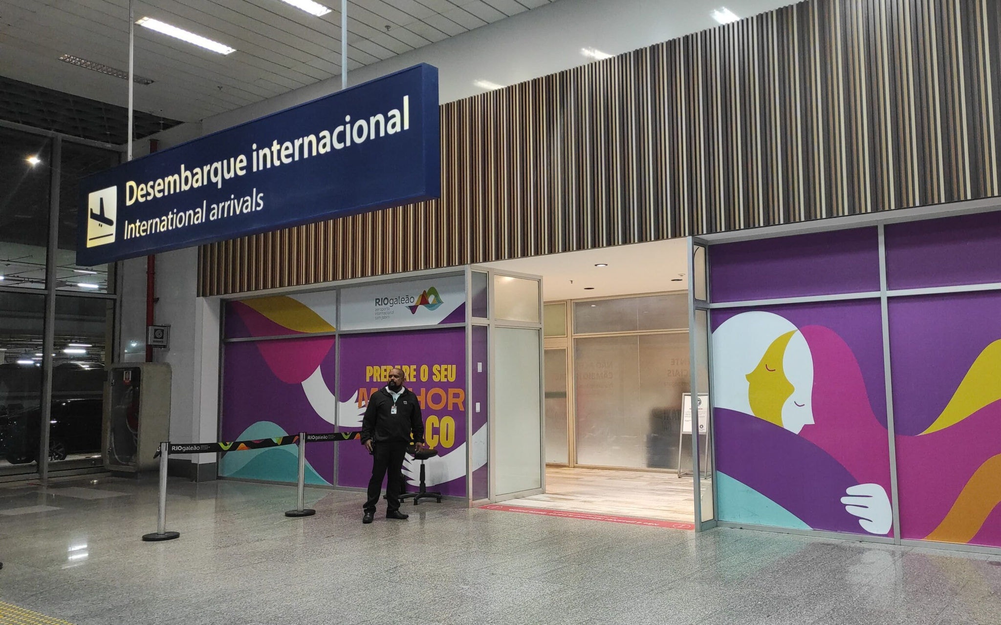 Desembarque do Aeroporto do Galeão, onde o Botafogo chegou ao Rio de Janeiro (Foto: Leonardo Bessa / Lance!)