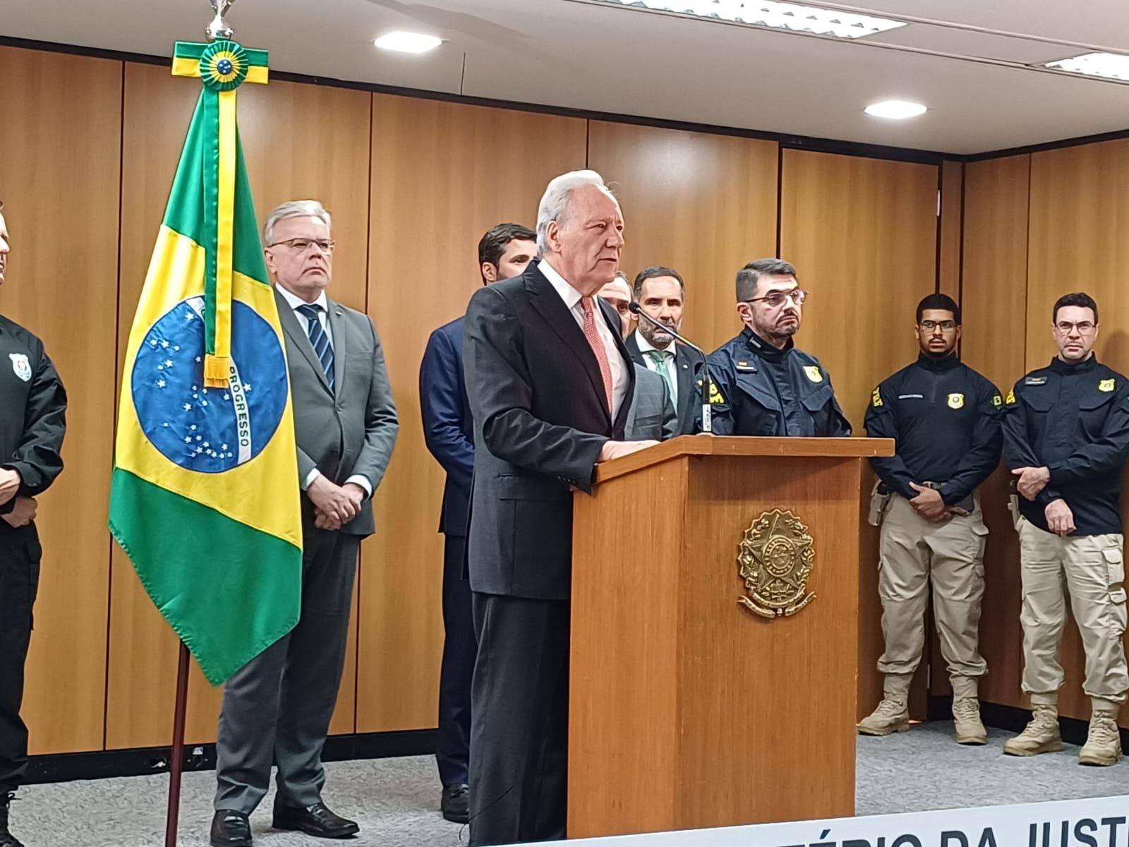 O ministro da Justiça e Segurança Pública, Ricardo Lewandowski, em coletiva com jornalistas