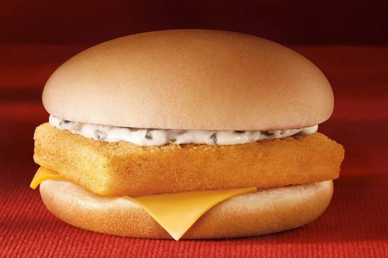 A campanha de retorno começou em outubro de 2023, quando perfis oficiais do McDonald's passaram a interagir com publicações que pediam a volta do sanduíche