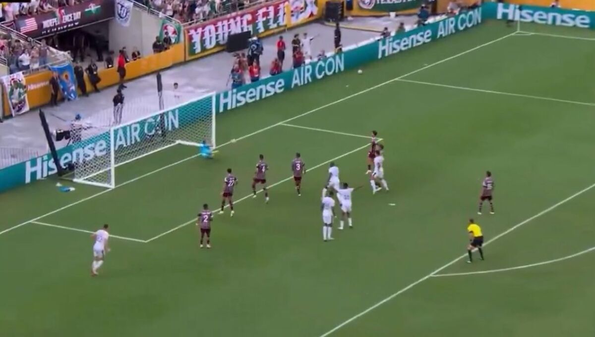 Fábio fez mais uma grande defesa no último jogo do Mundial
