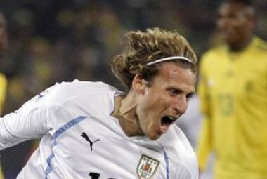 Alexandre Kalil chegou a negociar com Diego Forlán, mas contratação não foi fechada