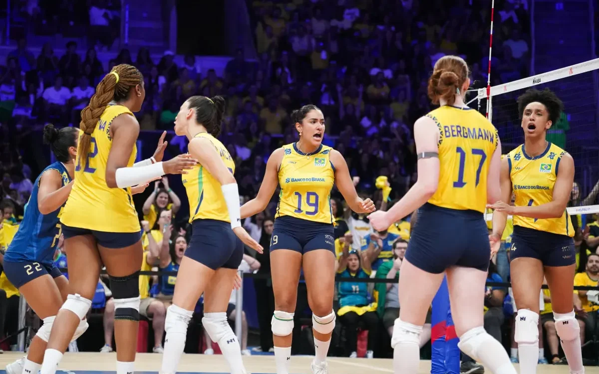 Brasil na primeira semana da VNL feminina (Foto: Divulgação CBV)