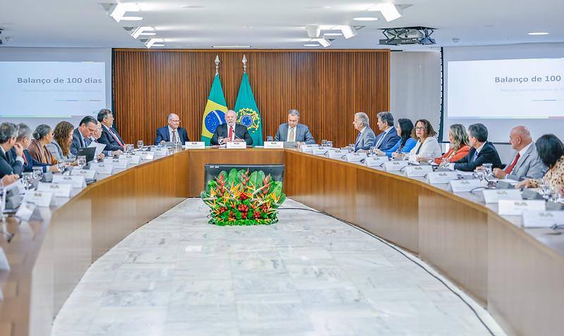Essa é a terceira reunião ministerial realizada por Lula em seu terceiro mandato, o último encontro com os titulares da pasta ocorreu por ocasião do balanço dos 100 dias de governo