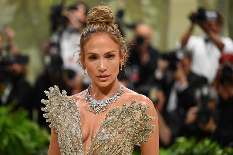 Jennifer Lopez cancela turnê após baixas vendas e cita 'mais tempo com a família'