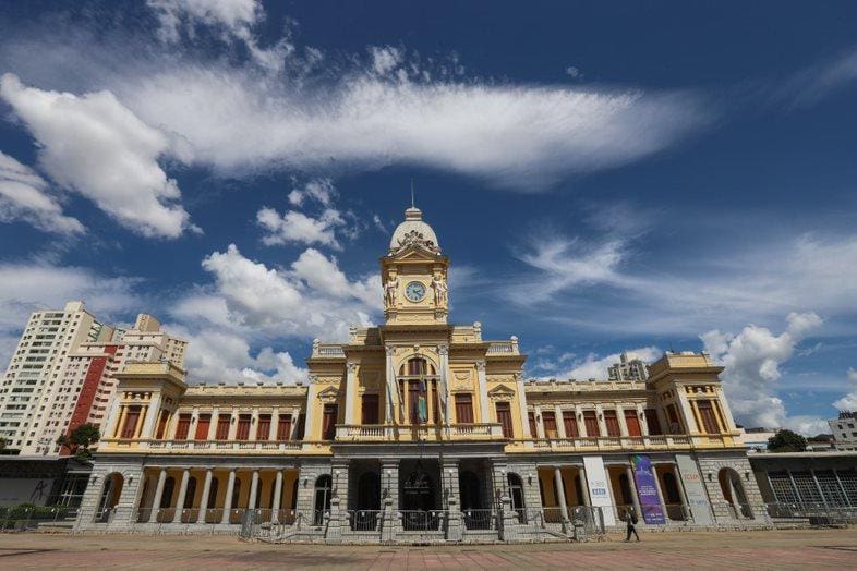 Clima de calor na Praça da Estação, no centro de Belo Horizonte