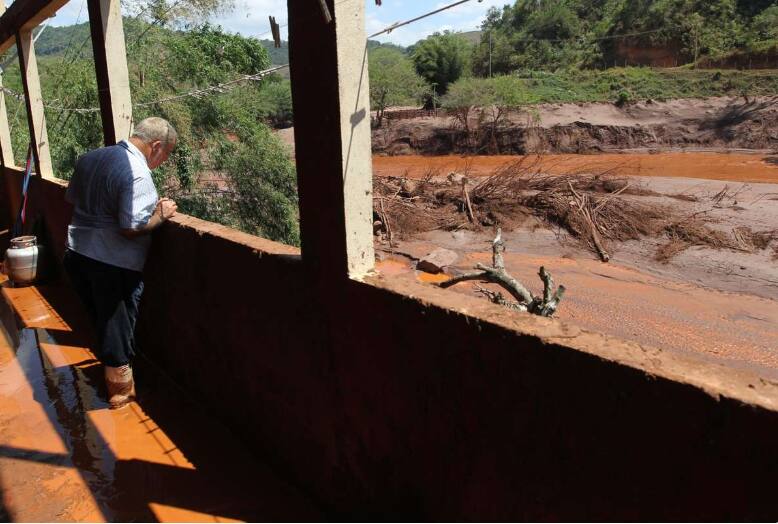 Rompimento da barragem do Fundão