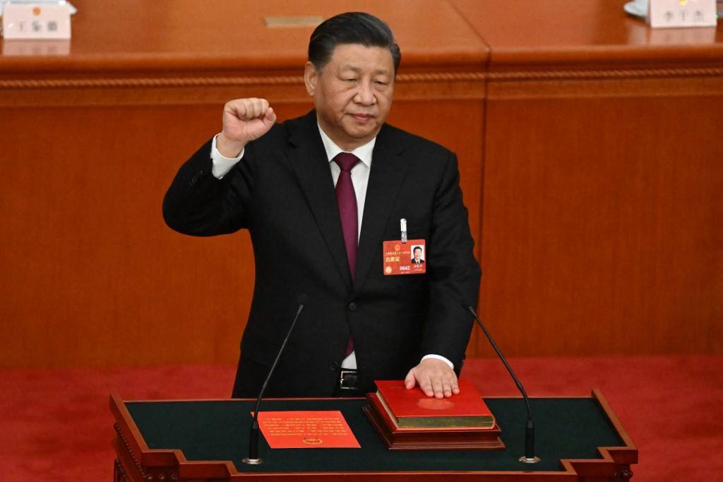 Xi Jinping reeleito