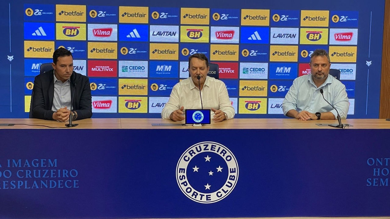 Pedro Júnior, Pedro Lourenço e Alexandre Mattos em entrevista coletiva na Toca da Raposa 2