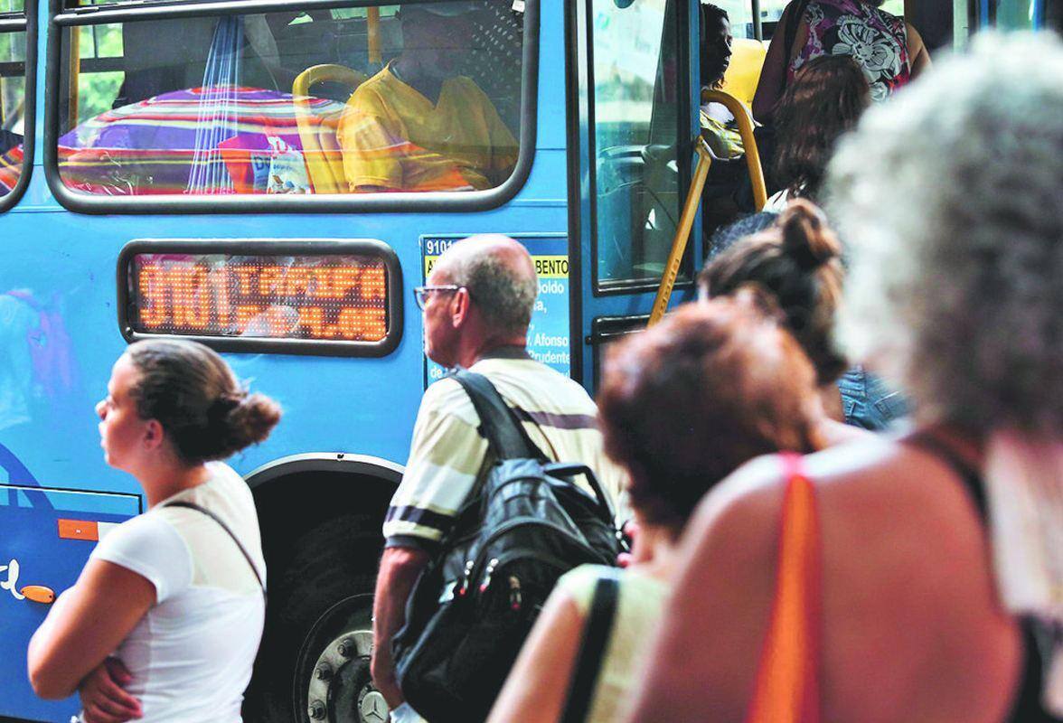 Peso no bolso A tarifa de ônibus urbano em Belo Horizonte teve alta de 11,14%, a maior do Brasil no período; em 2018, ela não subiu