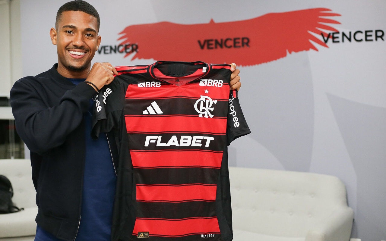 Samuel Lino é anunciado pelo Flamengo (Foto: Gilvan de Souza/Flamengo)