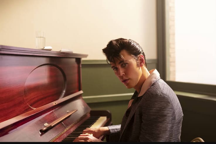 'Elvis', filme de Baz Luhrmann, mostra a vida trágica e excitante de uma das figuras mais icônicas da história da música