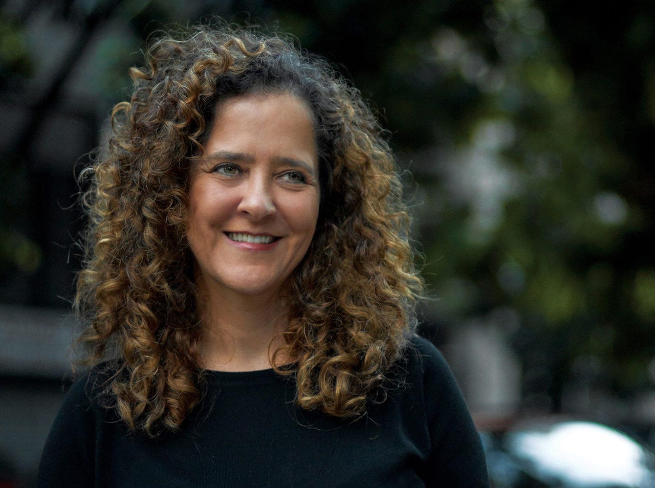 Em novo livro, Carla Madeira versa sobre a amizade – e sobre o amor à literatura