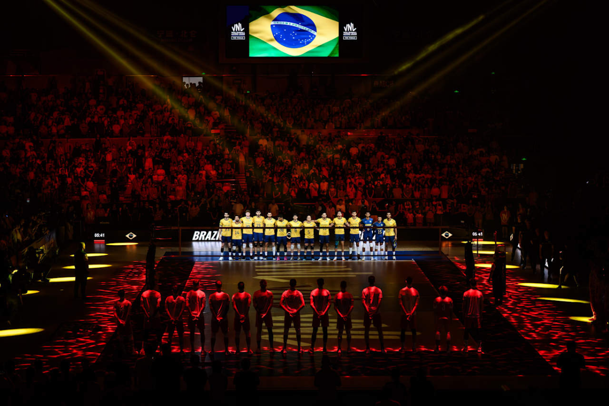 Brasil foi derrotado por 3 sets a 0 pela seleção polonesa