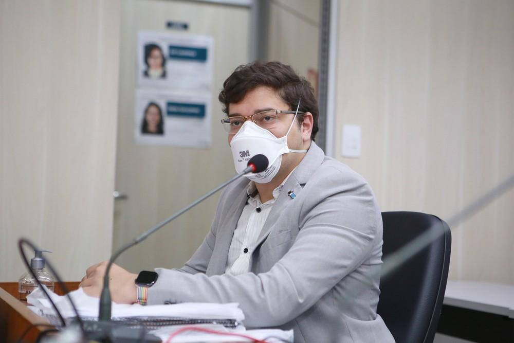 Ex-chefe de gabinete de Kalil bate boca com assessor