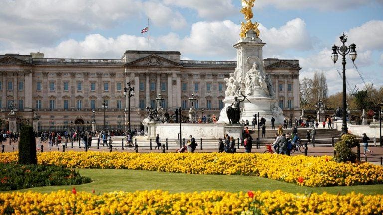 Passeio guiado pelo Palácio de Buckingham dura cerca de 45 minutos